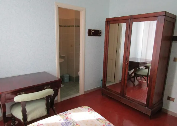 Casa S. Giuseppe Di Cluny Oda ve Kahvaltı Roma