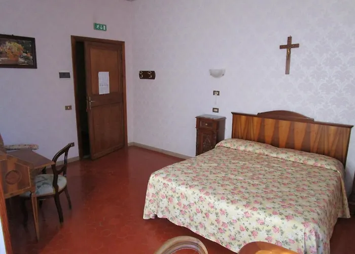 Casa S. Giuseppe Di Cluny Roma